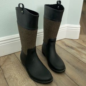 Rain boots